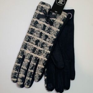 Elegant Black and Cream Patterned Gloves